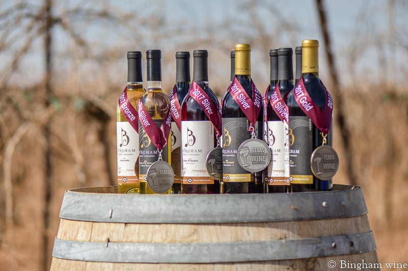 18.02.13_TexasInternationWinners17_258-800web | Bingham Family Vineyards Bingham family vineyards wines with metals
