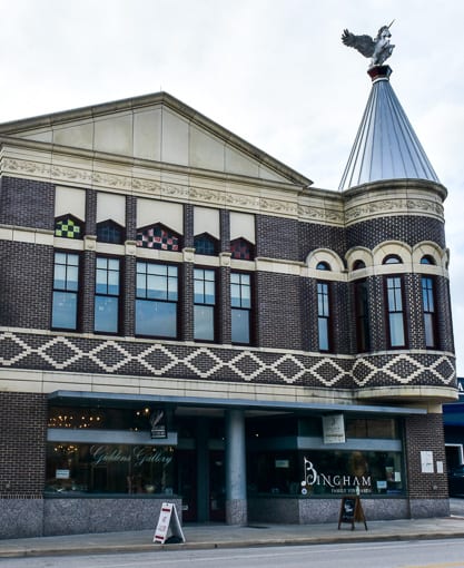 Bingham Family Vineyards Grapevine tasting room