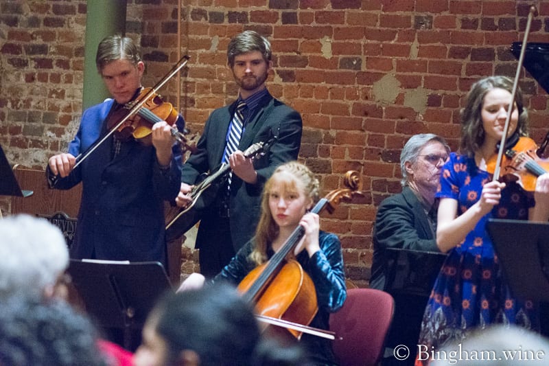 18.01.05_untitled_075-800web | Bingham Family Vineyards people playing music at wine dinner in grapevine Texas