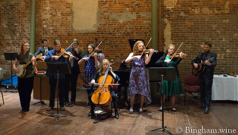 18.01.05_untitled_092-800web | Bingham Family Vineyards people playing music at wine dinner in grapevine Texas