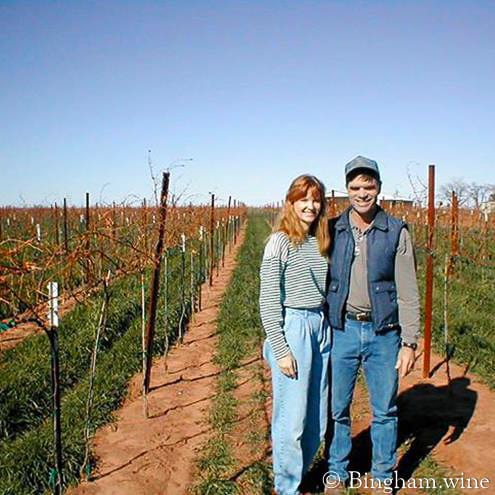 20.07.22_03.2005Cliff.Betty_001.474.web.1x1 | Bingham Family Vineyards Cliff and Betty Bingham in the vineyard at Bingham Family Vineyards