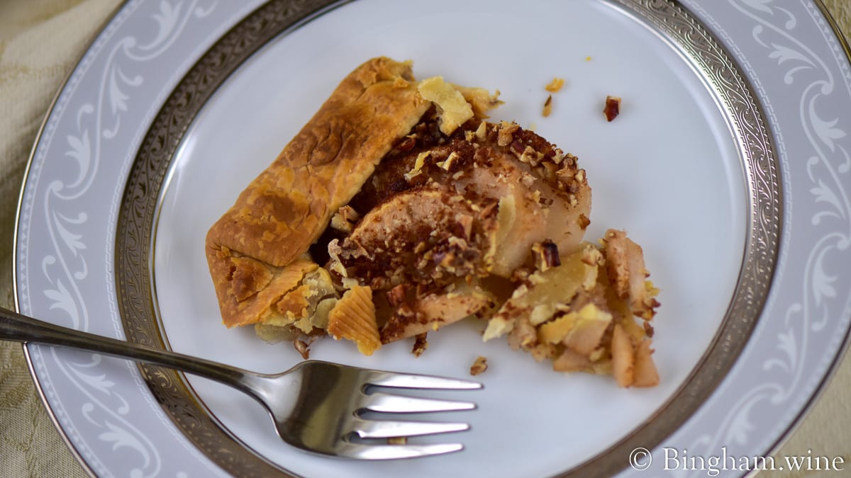 20.07.29_PearPecan.19.Albarino_053-1200-web-16x9-1 | Bingham Family Vineyards pear pecan pastry