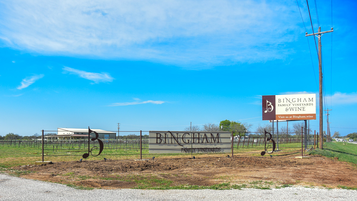 230311_HyeTexasfenceBinghamFamilyVineyards_002-1200-web-16x9 | Bingham Family Vineyards Entrance to Bingham Family Vineyards Hye